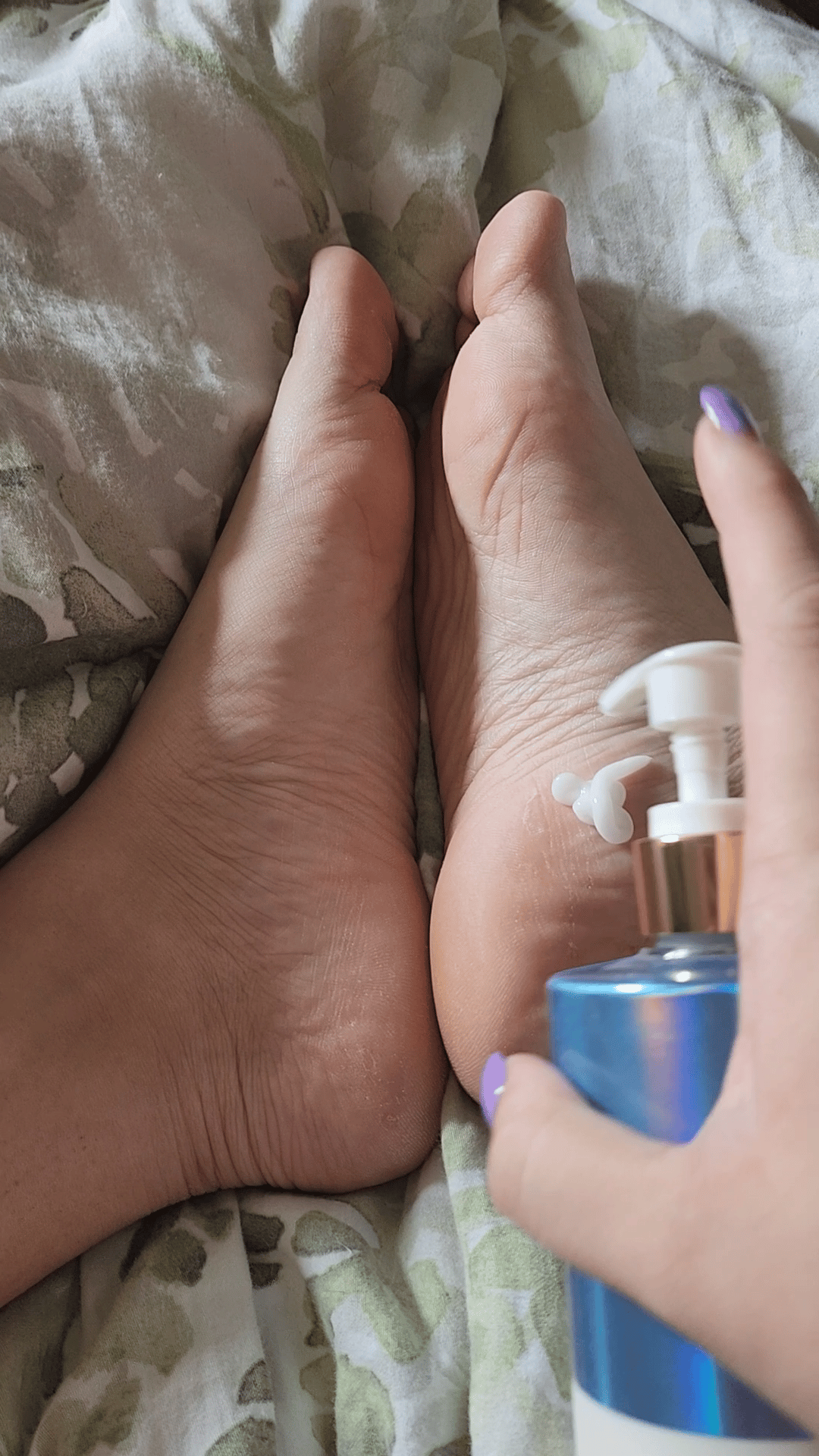 Fingers Foot Fetish Pics for Sale | FeetFinder